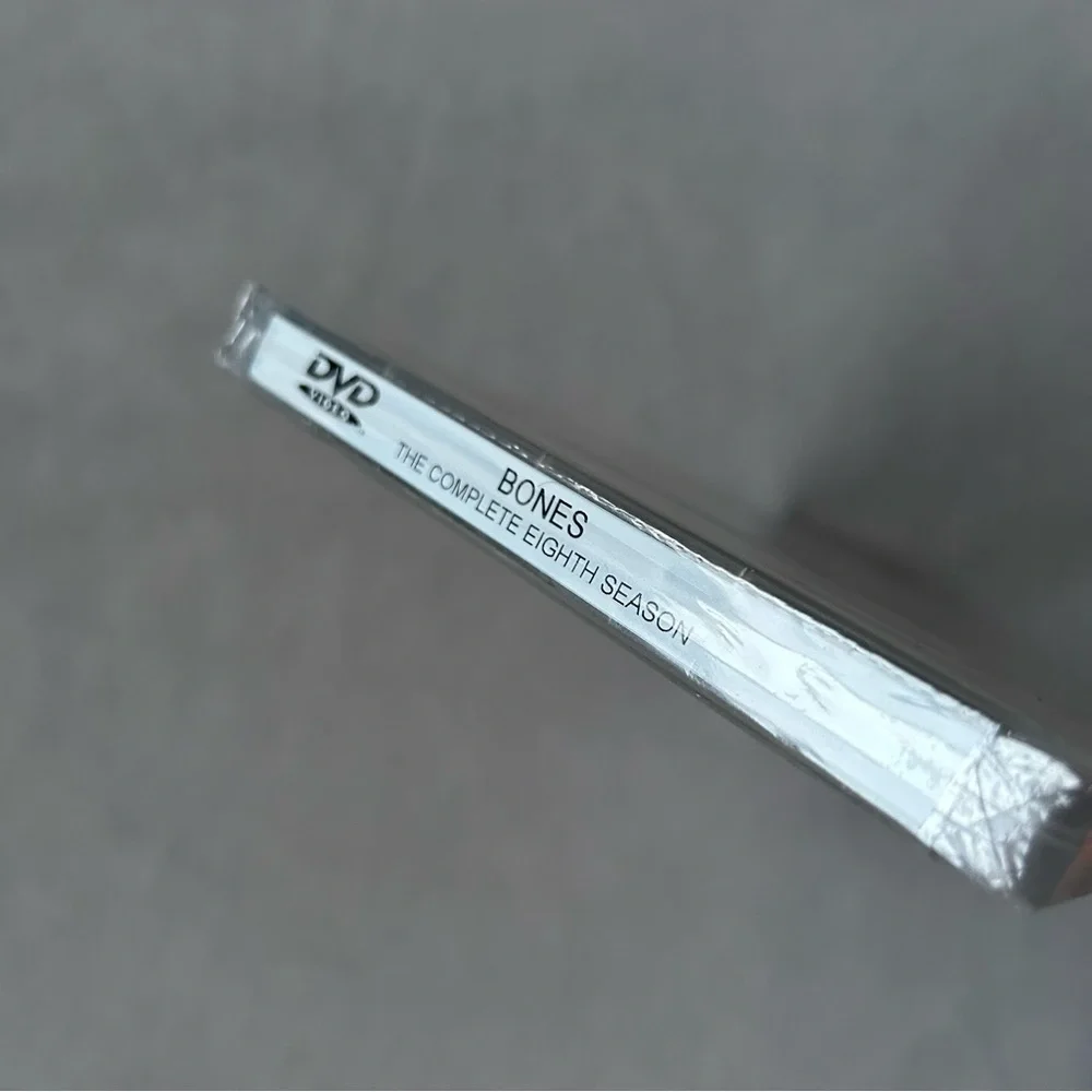 Bones ~ The Complete Eighth Season ~ DVD ~ Brand New! - Picture 3 of 3